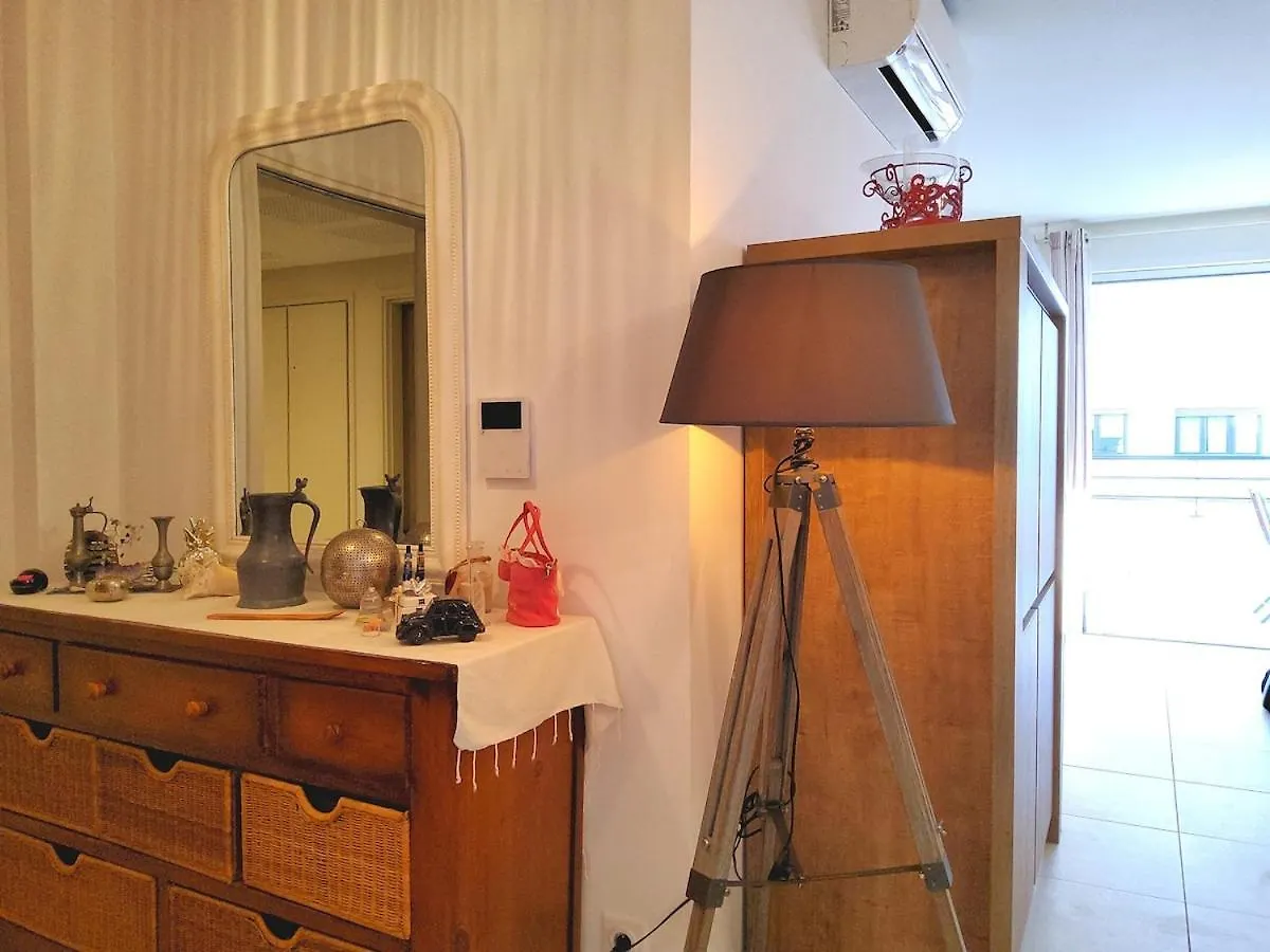 Apartment Seduisant 68M2 - 200 M De La Mer - Centre Saint-Raphael  France