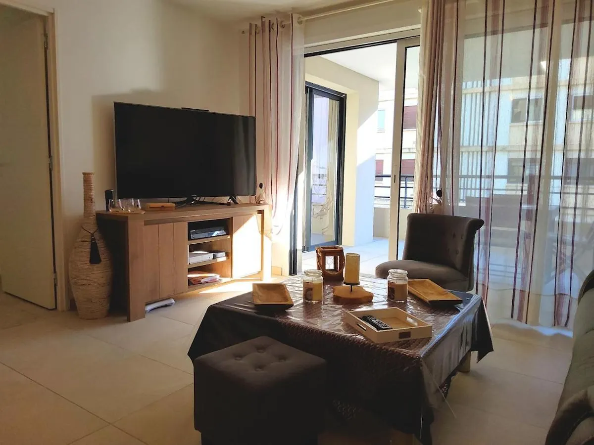 Seduisant 68M2 - 200 M De La Mer - Centre Saint-Raphael  Apartment