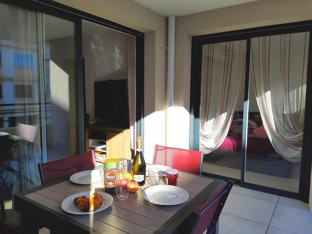 Apartment Seduisant 68M2 - 200 M De La Mer - Centre Saint-Raphael  France